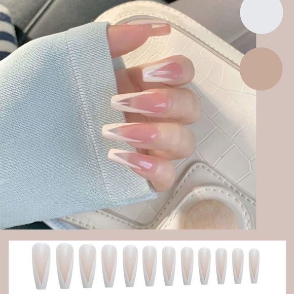 Beautiful Press-on Nails for women - Picture 3 of 4